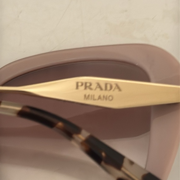 Prada blush  Oversized Sunglasses - Picture 6 of 6